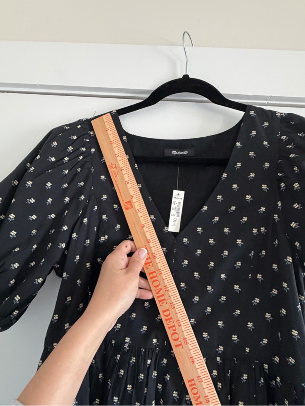 NWT Madewell Black V-Neck
Puff Sleeve Mini Dress with mini floral size M - Picture 10 of 16
